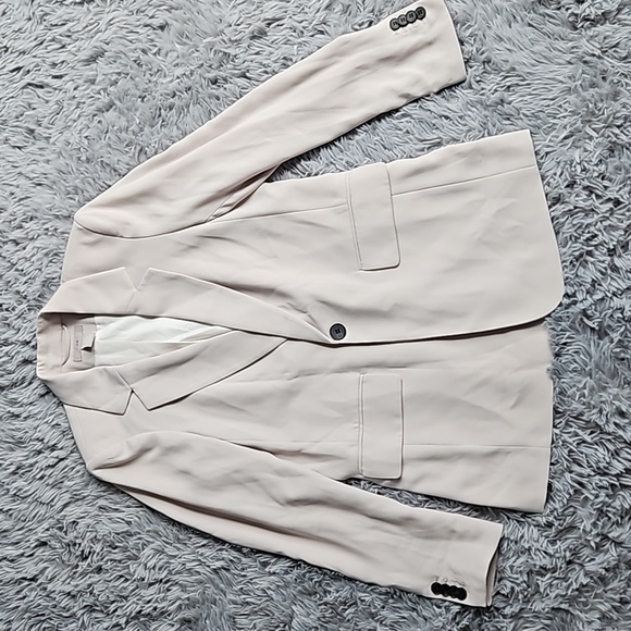 Blazer - Picture 2 of 6